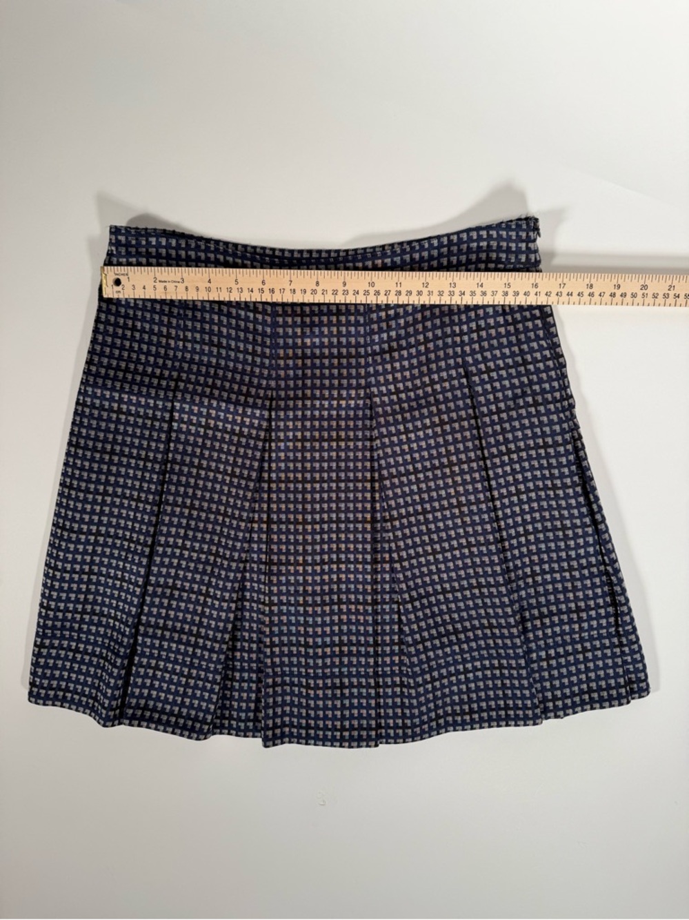 Burberry London Vintage Navy & Grey Geometric Plaid Pleated A-Line Mini Skirt - Picture 12 of 14